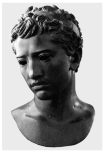 Buste en bronze: Découvert à Volubilis en 1944 conservé au musée de Rabat, au Maroc.