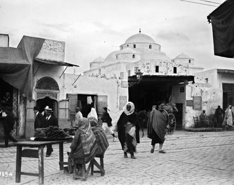 Tunisie , place Bab Souika 1912