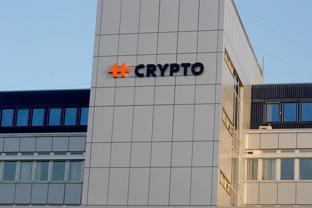 كريبطو، هي شركة سويسرية خاصة، متخصصة في التشفير وفك التشفير (cryptage & décryptage)
